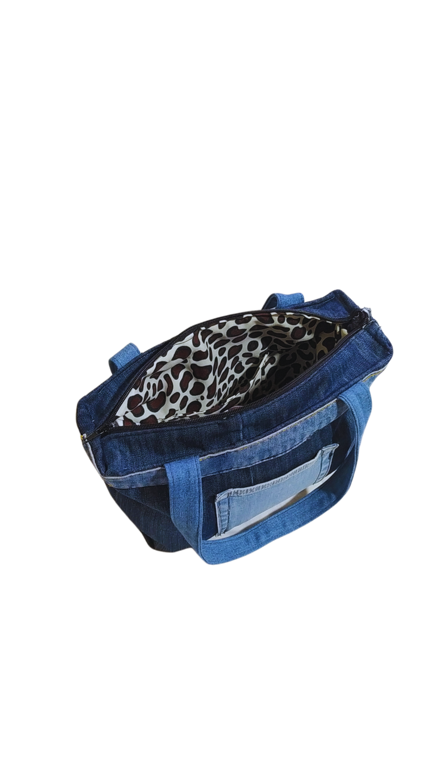 bolso de mano formato cuadrado