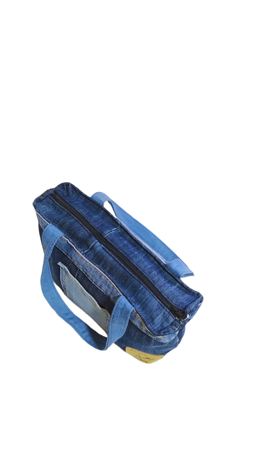 bolso de mano formato cuadrado