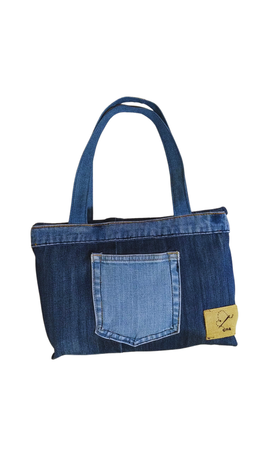bolso de mano formato cuadrado