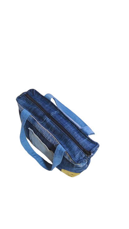 bolso de mano formato cuadrado